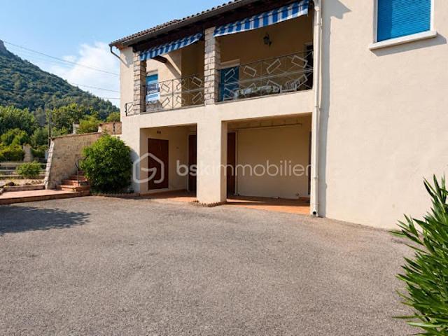 Vente Maison 8 pièces 152.81 m2 Gonfaron