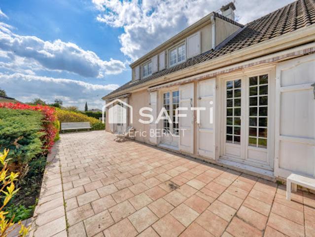 Vente Maison 8 pièces 160 m2 Chassieu