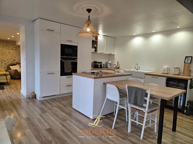 Vente Maison 8 pièces 160 m2 Longnes
