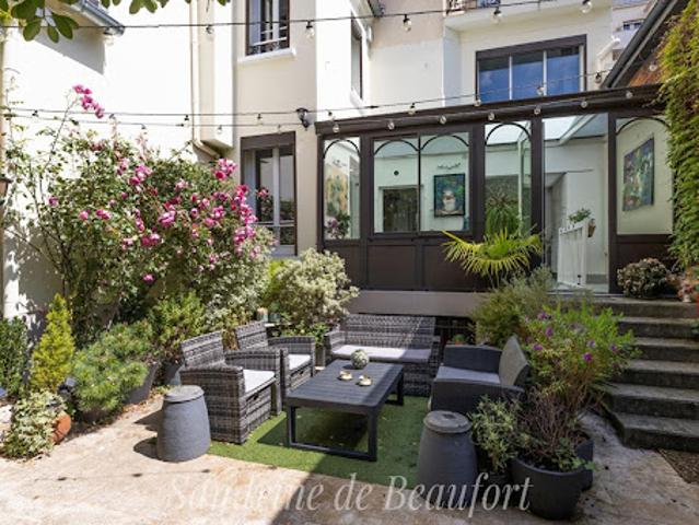 Vente Maison 8 pièces 162 m2 Courbevoie