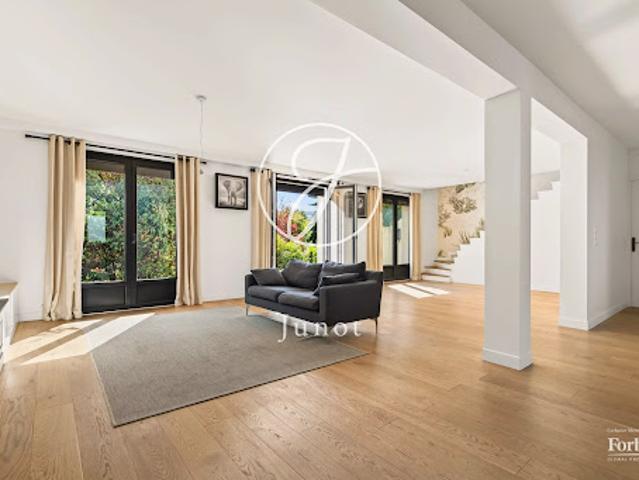 Vente Maison 8 pièces 162.2 m2 Nanterre