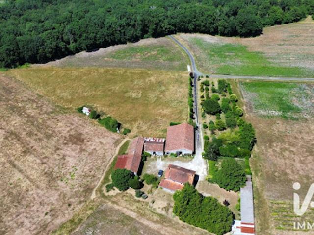 Vente Maison 8 pièces 174 m2 Voulgézac