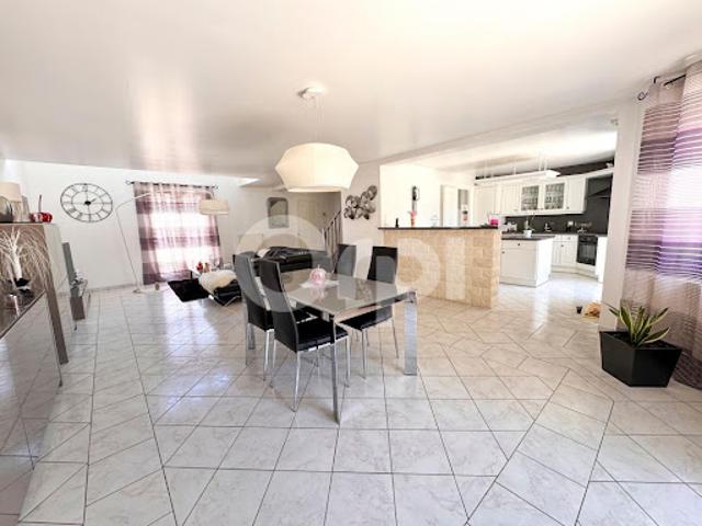 Vente Maison 8 pièces 175 m2 Maurepas