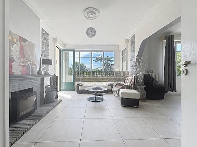 Vente Maison 8 pièces 175 m2 Montfort sur Meu
