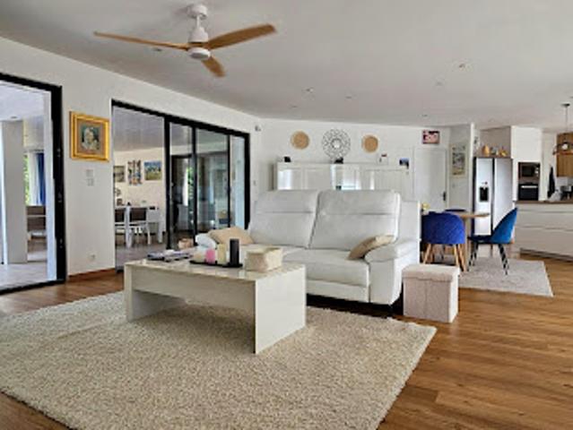 Vente Maison 8 pièces 177 m2 Saint Laurent des Vignes