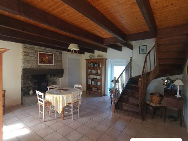 Vente Maison 8 pièces 177.45 m2 Guimiliau