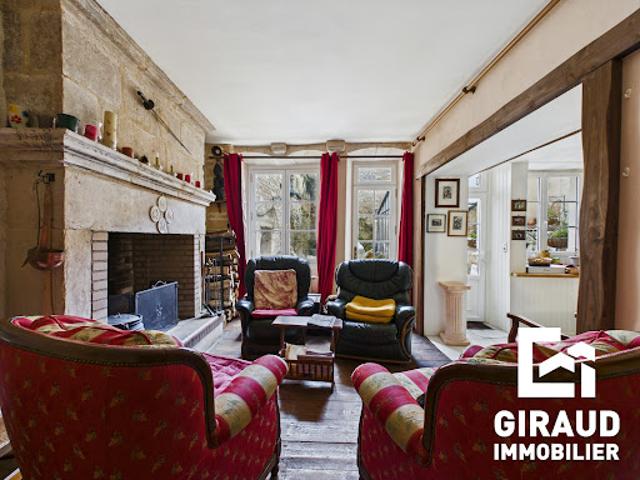 Vente Maison 8 pièces 177.63 m2 Fontenay le Comte