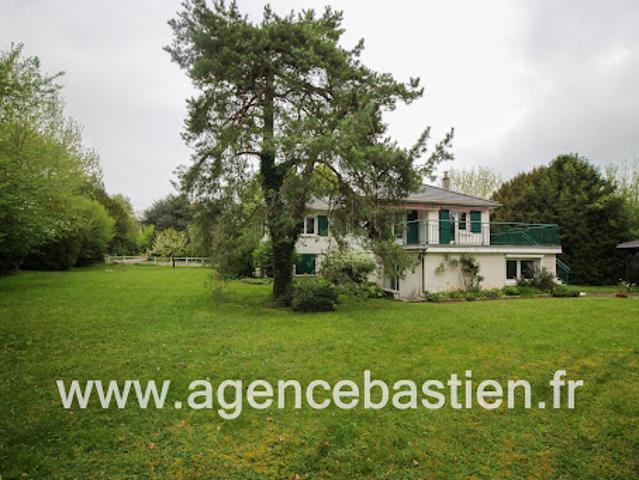 Vente Maison 8 pièces 171 m2 Saint Genis Pouilly