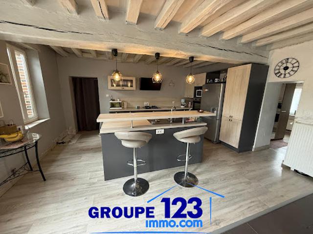 Vente Maison 8 pièces 172 m2 La Celle Saint Cyr