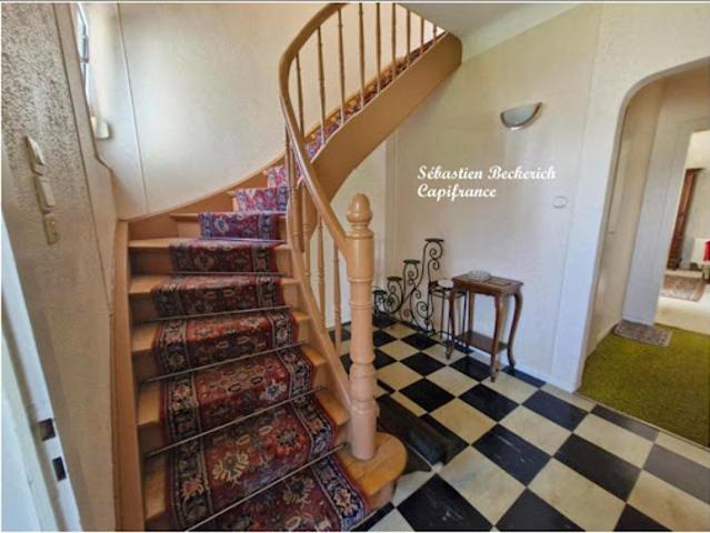 Vente Maison 8 pièces 172 m2 Rémelfing