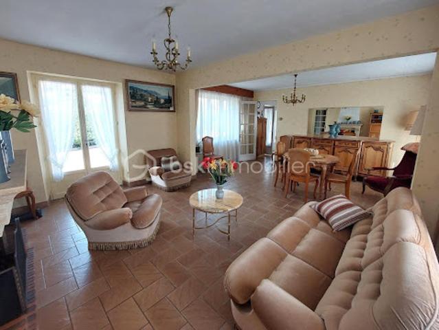 Vente Maison 8 pièces 184 m2 Angy