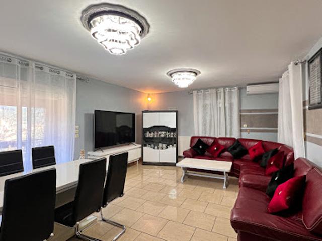 Vente Maison 8 pièces 184 m2 Château Arnoux Saint Auban