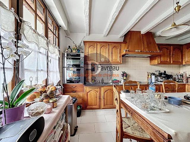 Vente Maison 8 pièces 184.66 m2 Vitry sur Seine