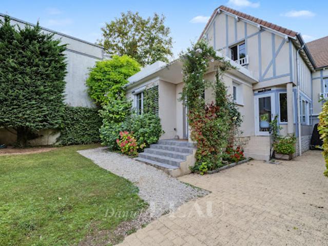 Vente Maison 8 pièces 185 m2 La Celle Saint Cloud