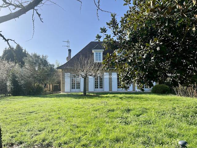 Vente Maison 8 pièces 185 m2 Lamonzie Saint Martin