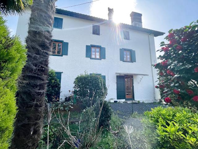 Vente Maison 8 pièces 185 m2 Saint Etienne de Baïgorry