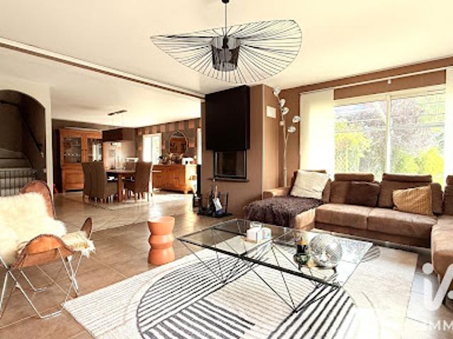 Vente Maison 8 pièces 185 m2 Yevres