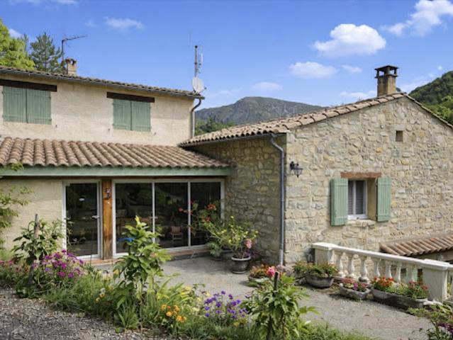 Vente Maison 8 pièces 186 m2 Saint Nazaire le Désert