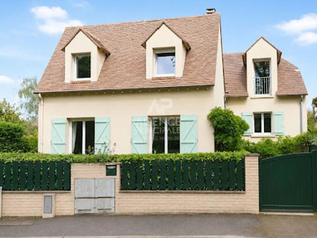 Vente Maison 8 pièces 188 m2 Chatou