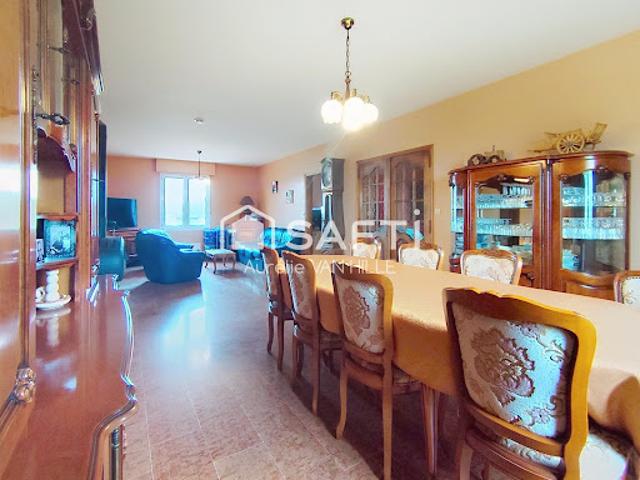 Vente Maison 8 pièces 188 m2 Lanhouarneau