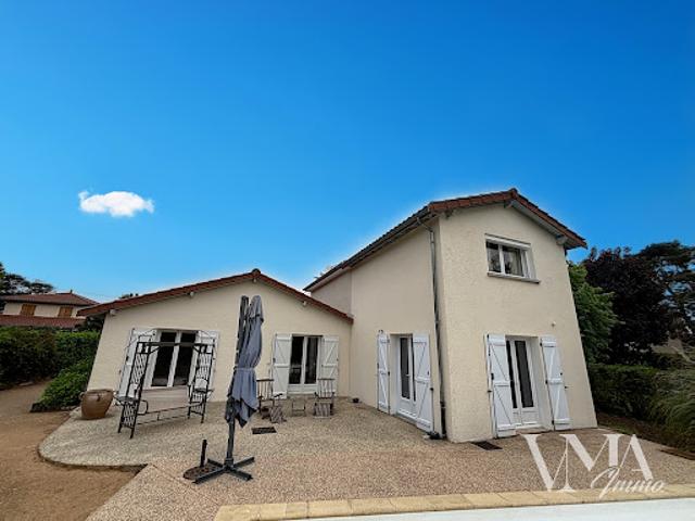 Vente Maison 8 pièces 188 m2 Saint Bernard