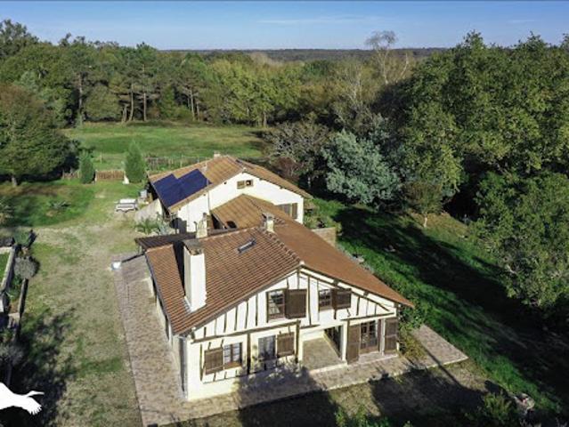 Vente Maison 8 pièces 180 m2 Larée
