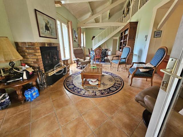Vente Maison 8 pièces 180 m2 Saint Gein