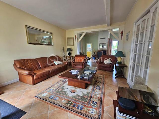 Vente Maison 8 pièces 180 m2 Saint Gein