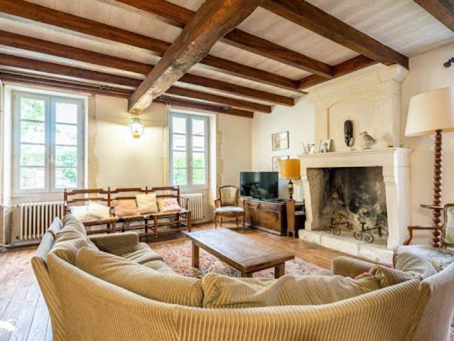 Vente Maison 8 pièces 180 m2 Saint Romain de Benet