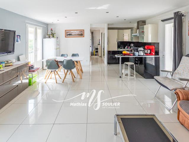 Vente Maison 8 pièces 181 m2 Meyreuil