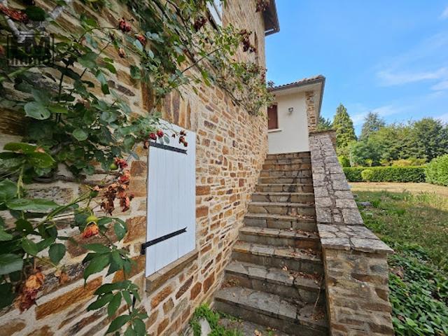 Vente Maison 8 pièces 181 m2 Saint Yrieix la Perche