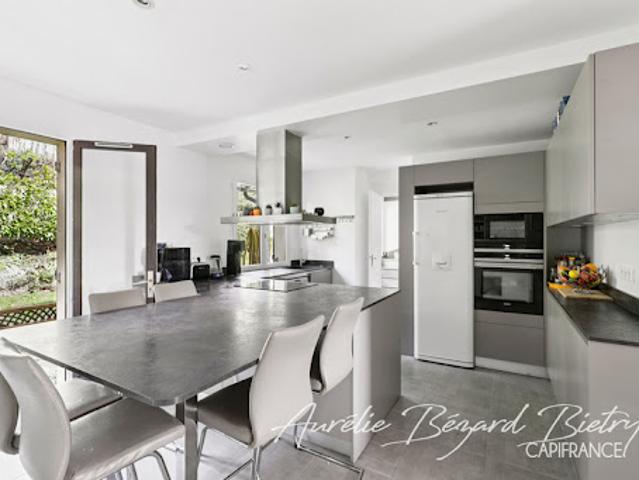 Vente Maison 8 pièces 181 m2 Vaucresson
