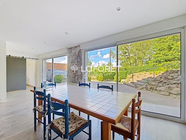 Vente Maison 8 pièces 182 m2 Aix en Issart