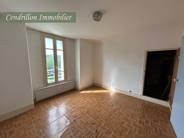 Vente Maison 8 pièces 182 m2 Bourganeuf