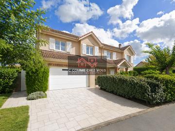 Vente Maison 8 pièces 183 m2 Ozoir la ferriere