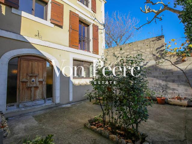 Vente Maison 8 pièces 195 m2 Eyragues