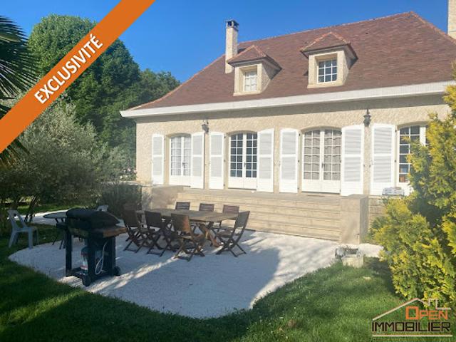 Vente Maison 8 pièces 195 m2 Saint Julien de Lampon