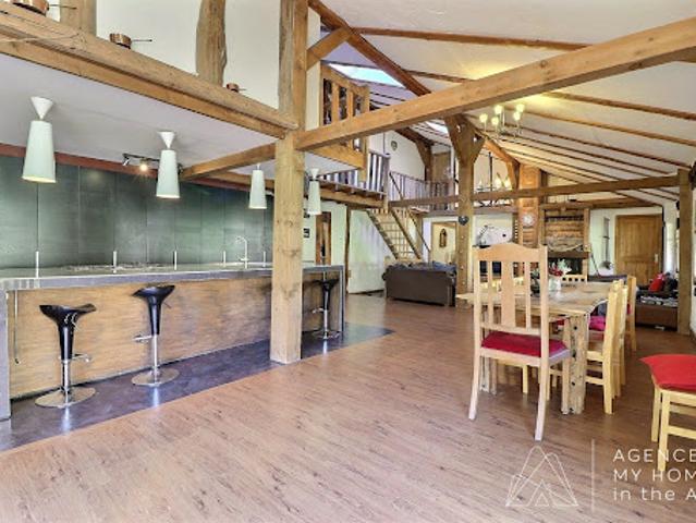 Vente Maison 8 pièces 195.34 m2 Saint Jean d'Aulps