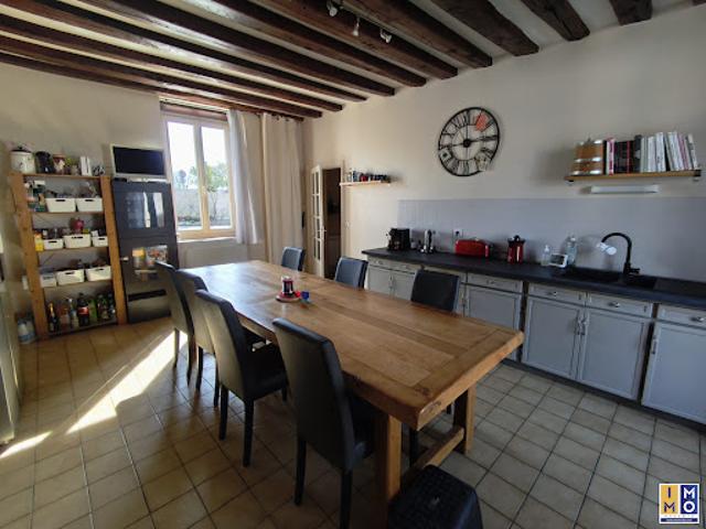 Vente Maison 8 pièces 196 m2 Etrechy