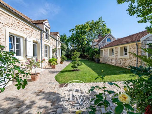 Vente Maison 8 pièces 196 m2 Saint Sauveur sur Ecole