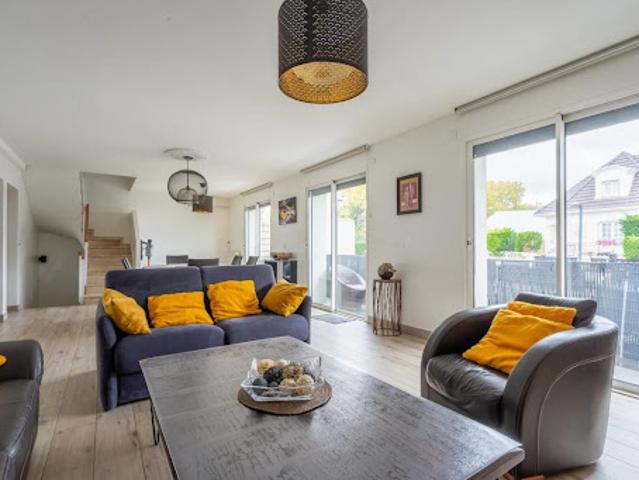 Vente Maison 8 pièces 196.36 m2 Romainville