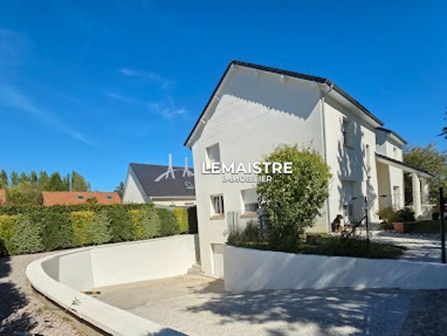 Vente Maison 8 pièces 197.69 m2 Saint Etienne du Rouvray