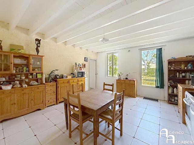 Vente Maison 8 pièces 199 m2 Izon