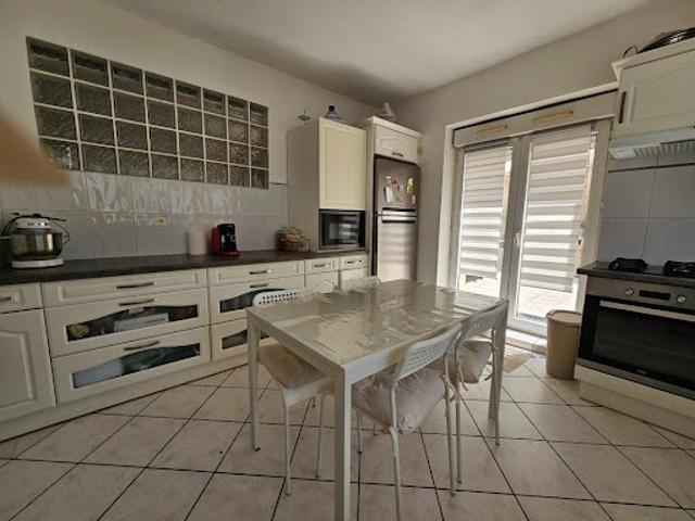 Vente Maison 8 pièces 199.52 m2 Saint Etienne