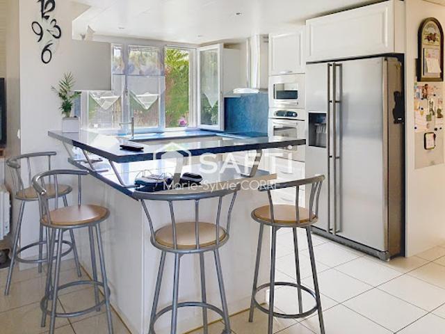Vente Maison 8 pièces 190 m2 Rueil Malmaison