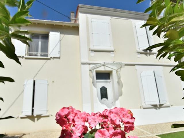 Vente Maison 8 pièces 190 m2 Saint Yrieix sur Charente