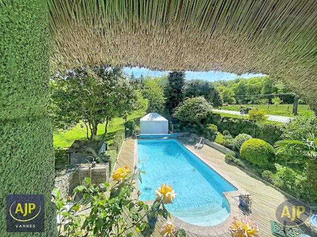Vente Maison 8 pièces 192 m2 Locqueltas
