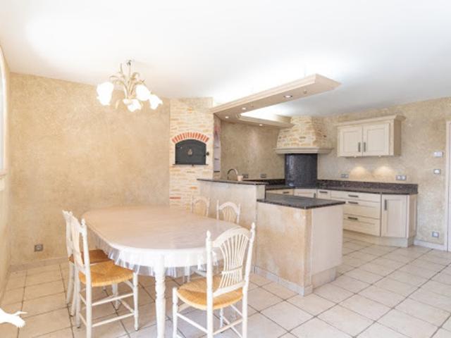 Vente Maison 8 pièces 193 m2 Cuguron
