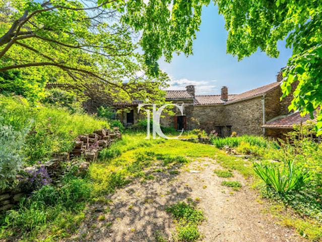 Vente Maison 8 pièces 205 m2 Malbosc
