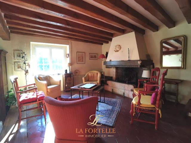 Vente Maison 8 pièces 206 m2 Fontenay Mauvoisin